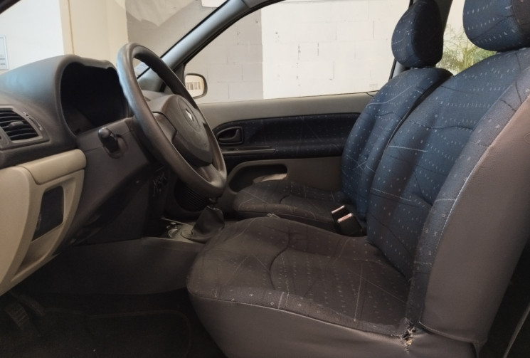 Renault Clio II 3 Portes Phase 2 1.5 dCi 65 cv AUTHENTIQUE 