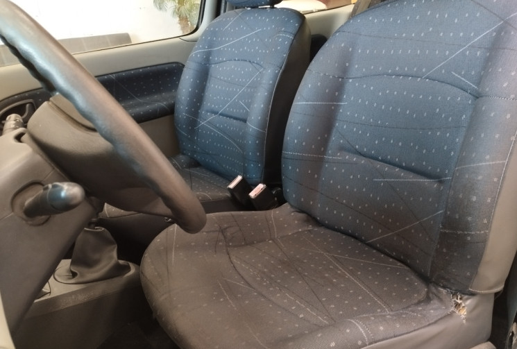 Renault Clio II 3 Portes Phase 2 1.5 dCi 65 cv AUTHENTIQUE 