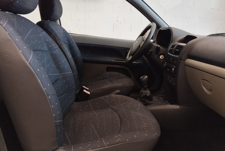 Renault Clio II 3 Portes Phase 2 1.5 dCi 65 cv AUTHENTIQUE 