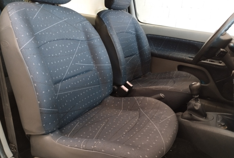 Renault Clio II 3 Portes Phase 2 1.5 dCi 65 cv AUTHENTIQUE 
