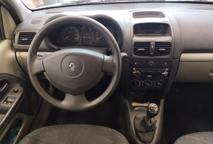 Renault Clio II 3 Portes Phase 2 1.5 dCi 65 cv AUTHENTIQUE 
