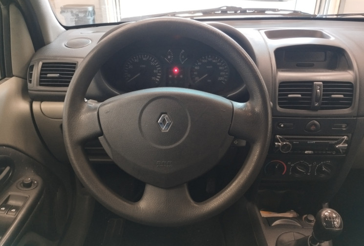 Renault Clio II 3 Portes Phase 2 1.5 dCi 65 cv AUTHENTIQUE 