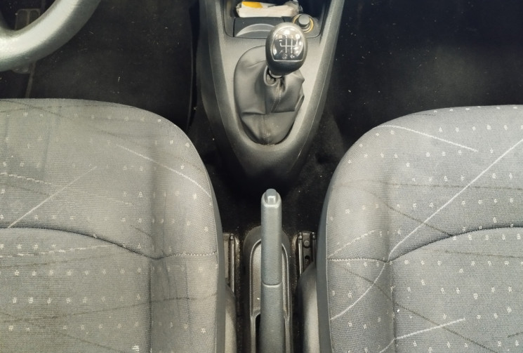 Renault Clio II 3 Portes Phase 2 1.5 dCi 65 cv AUTHENTIQUE 