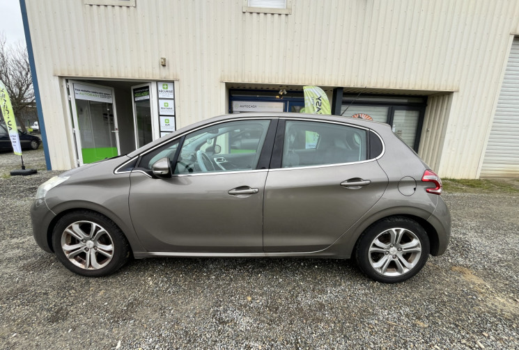 PEUGEOT 208 Allure 1.6l VTI 120