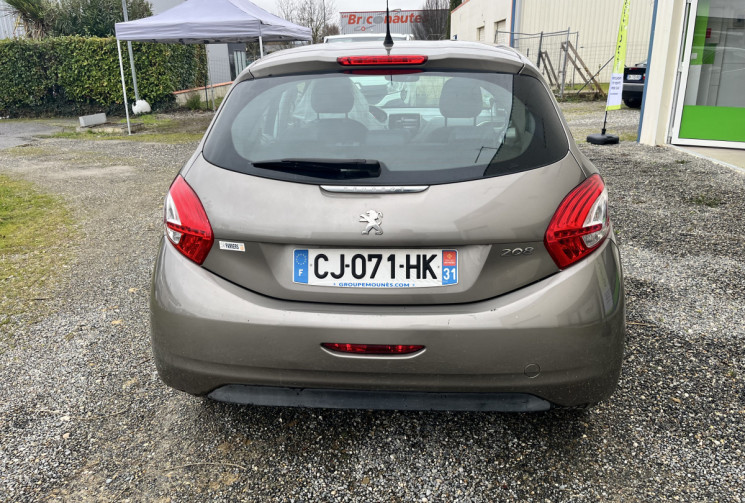 PEUGEOT 208 Allure 1.6l VTI 120