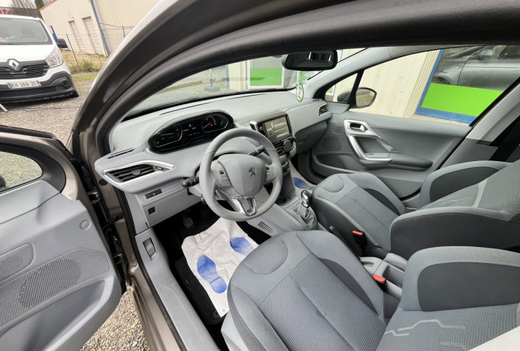 PEUGEOT 208 Allure 1.6l VTI 120