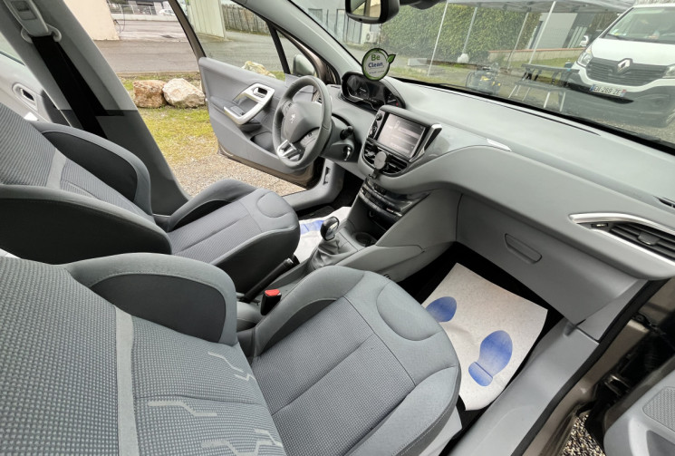 PEUGEOT 208 Allure 1.6l VTI 120