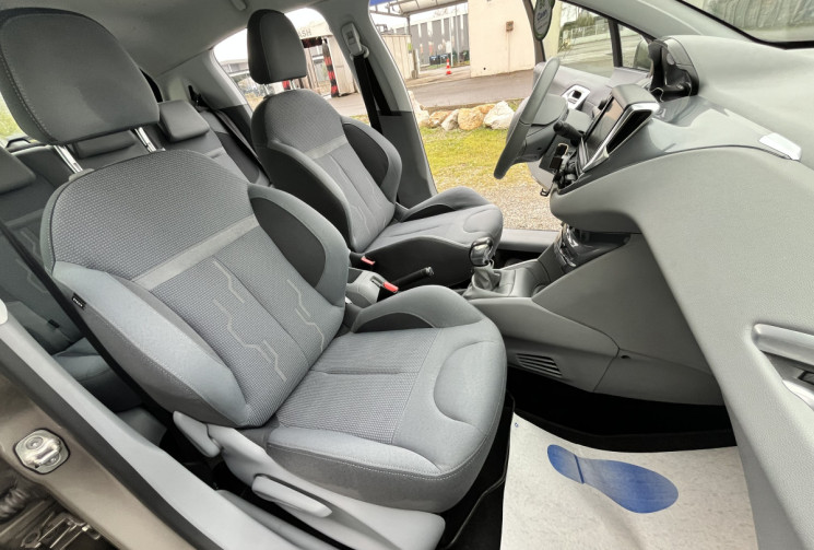PEUGEOT 208 Allure 1.6l VTI 120