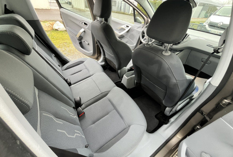 PEUGEOT 208 Allure 1.6l VTI 120