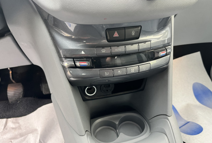 PEUGEOT 208 Allure 1.6l VTI 120