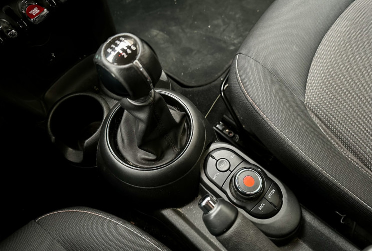 MINI MINI 5P 1.5 102 ONE * ENTRETIEN A JOUR * GARANTIE 6 MOIS