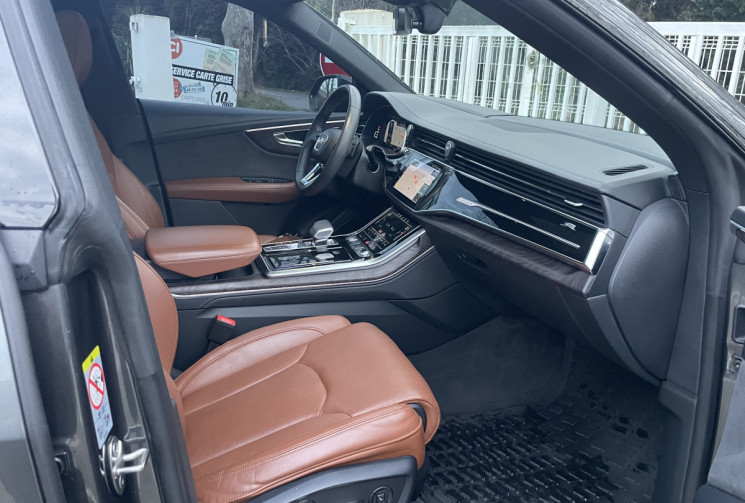 AUDI Q8 50 TDI 286 S-LINE * Français / Entretien Audi / Bang&Olufsen / Toit Ouvrant / Cuir ventilé