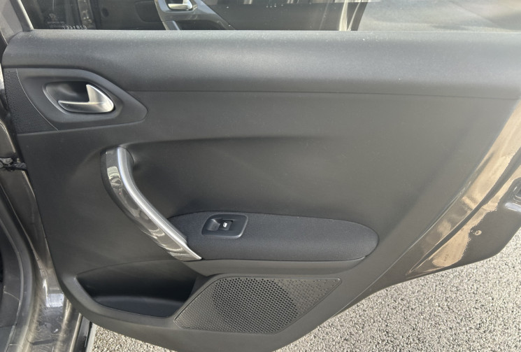 Peugeot 2008 Style 1.2 VTI  82 cv