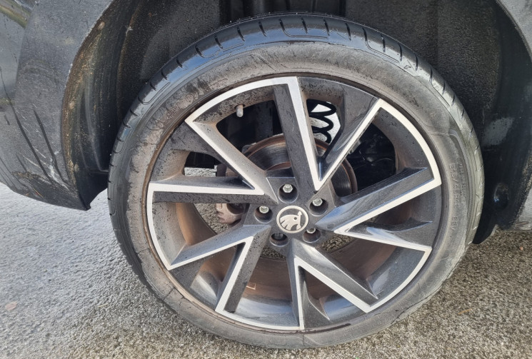 SKODA KAMIQ Monte-Carlo1.0 TSI Evo 110ch DSG7 * toit panoramique * carplay * sièges sport *         