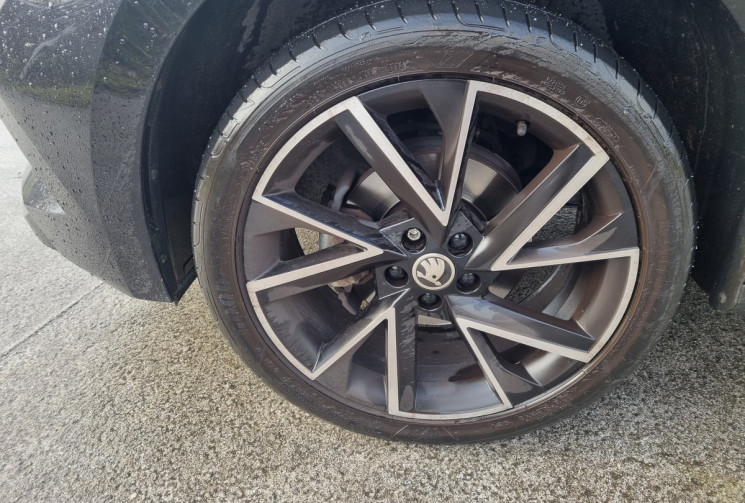 SKODA KAMIQ Monte-Carlo1.0 TSI Evo 110ch DSG7 * toit panoramique * carplay * sièges sport *         