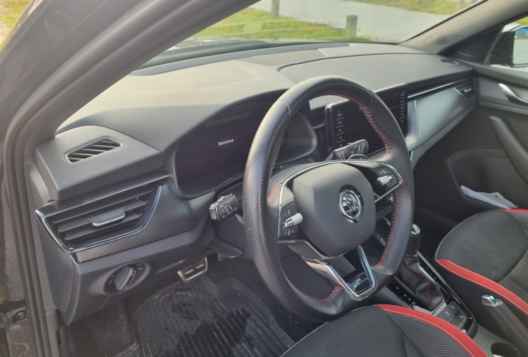SKODA KAMIQ Monte-Carlo1.0 TSI Evo 110ch DSG7 * toit panoramique * carplay * sièges sport *         