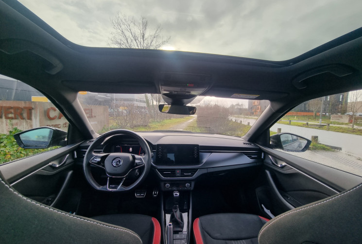 SKODA KAMIQ Monte-Carlo1.0 TSI Evo 110ch DSG7 * toit panoramique * carplay * sièges sport *         