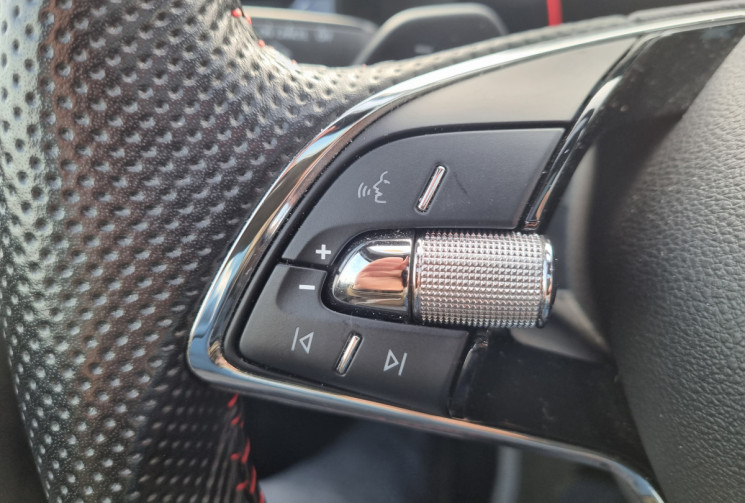 SKODA KAMIQ Monte-Carlo1.0 TSI Evo 110ch DSG7 * toit panoramique * carplay * sièges sport *         