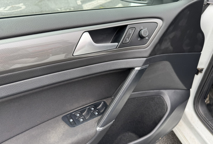 Volkswagen Golf 1.0 TSI 115ch Connect DSG7 /CARPLAY/CAMERA DE RECUL/ENTRETIEN VOLKSWAGEN/GTIE 6 MOIS