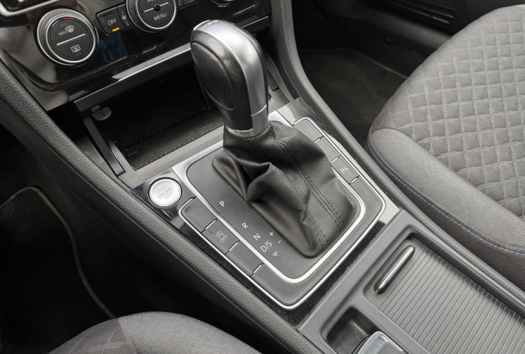 Volkswagen Golf 1.0 TSI 115ch Connect DSG7 /CARPLAY/CAMERA DE RECUL/ENTRETIEN VOLKSWAGEN/GTIE 6 MOIS