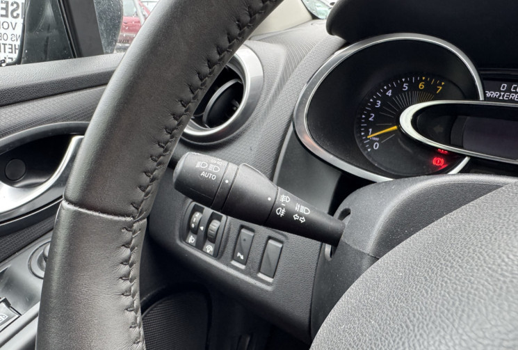 RENAULT CLIO CLIO 1.2 16v 75 ch Limited