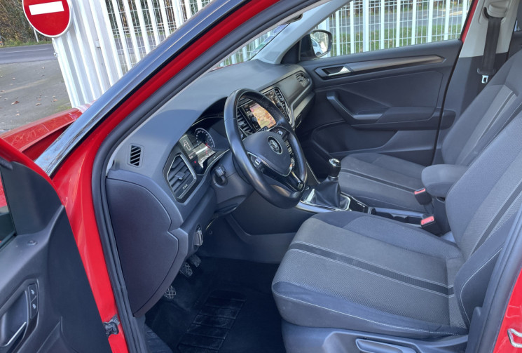VOLKSWAGEN T-ROC 1.0 TSI 115 LOUNGE * Français / Apple CarPlay / GPS  / En stock