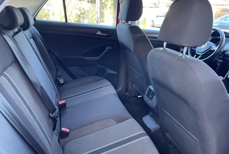 VOLKSWAGEN T-ROC 1.0 TSI 115 LOUNGE * Français / Apple CarPlay / GPS  / En stock