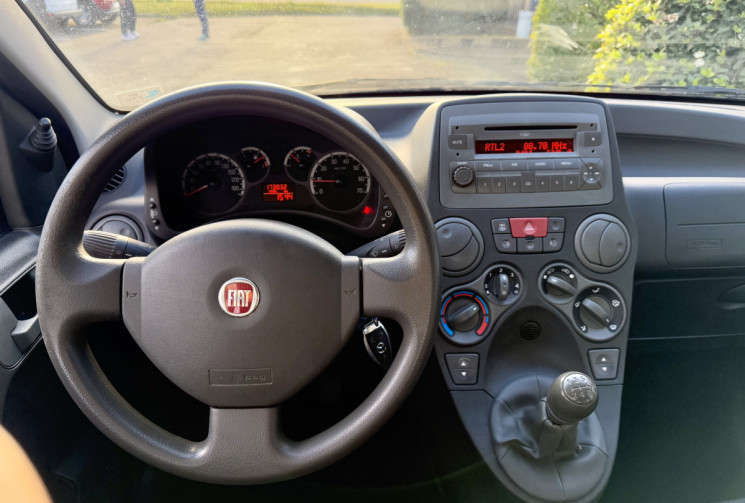 FIAT PANDA 1.2 8v 69ch Dynamic / Courroie de distribution neuve/ Mode CITY