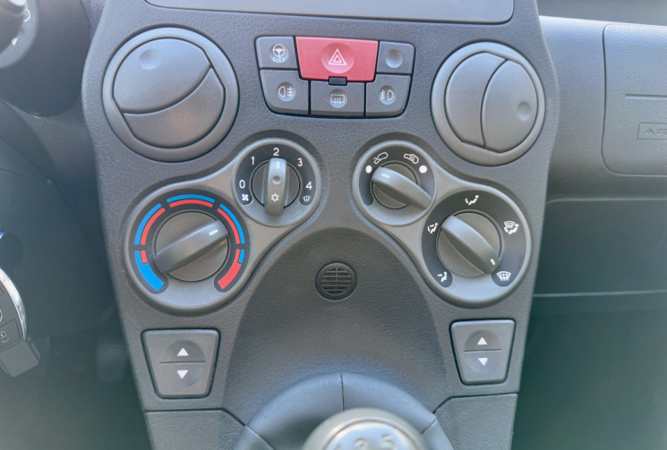 FIAT PANDA 1.2 8v 69ch Dynamic / Courroie de distribution neuve/ Mode CITY
