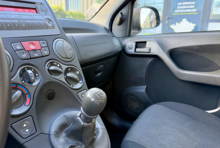 FIAT PANDA 1.2 8v 69ch Dynamic / Courroie de distribution neuve/ Mode CITY