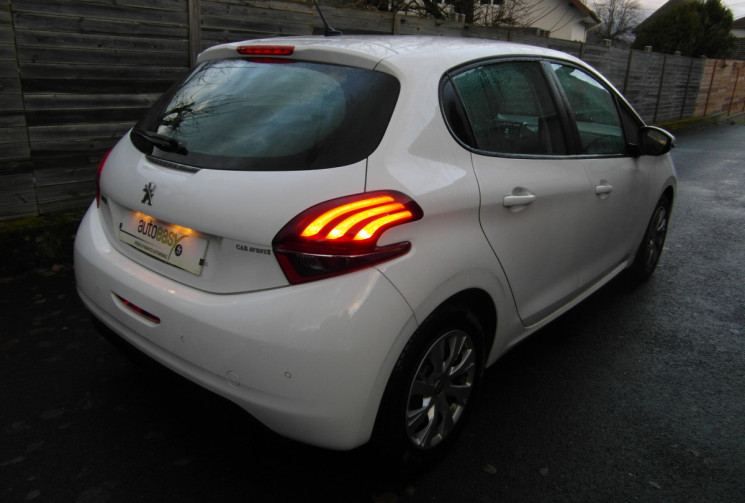 PEUGEOT 208 208 BLUEHDI 100 S&S  ACTIVE BUSINESS R 