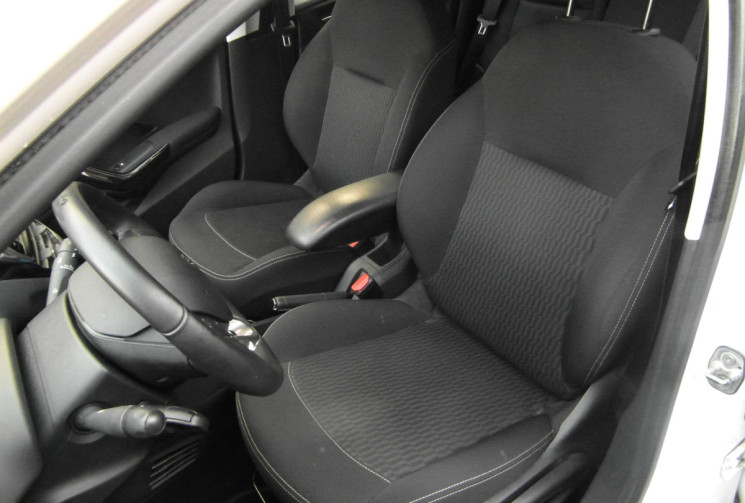 PEUGEOT 208 208 BLUEHDI 100 S&S  ACTIVE BUSINESS R 