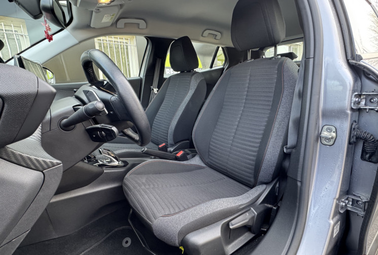 PEUGEOT 2008 Active Business 130 ch EAT8 / Carplay / Entretien complet Peugeot / Garantie 6 mois
