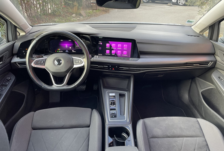 Volkswagen Golf 8 1.5 eTSi Hybride DSG7 150 cv STYLE / Toit Ouvrant / Parfait État / Suivi