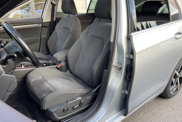 Volkswagen Golf 8 1.5 eTSi Hybride DSG7 150 cv STYLE / Toit Ouvrant / Parfait État / Suivi