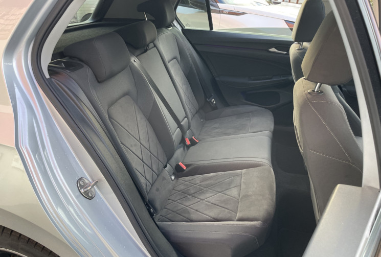 Volkswagen Golf 8 1.5 eTSi Hybride DSG7 150 cv STYLE / Toit Ouvrant / Parfait État / Suivi