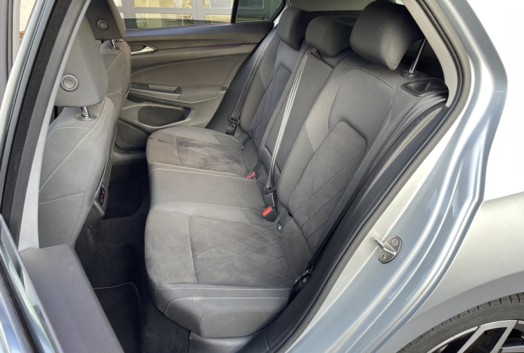 Volkswagen Golf 8 1.5 eTSi Hybride DSG7 150 cv STYLE / Toit Ouvrant / Parfait État / Suivi