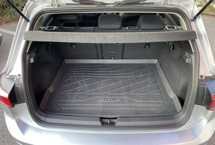 Volkswagen Golf 8 1.5 eTSi Hybride DSG7 150 cv STYLE / Toit Ouvrant / Parfait État / Suivi