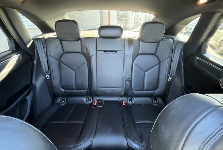 PORSCHE Macan Phase 2 PDK 245 cv / Nombreuses options / Tres bon état 