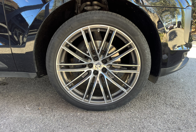 PORSCHE Macan Phase 2 PDK 245 cv / Nombreuses options / Tres bon état 