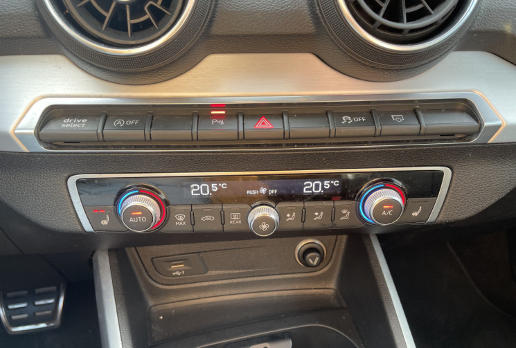 AUDI Q2 S-LINE 35 150 cv 1.5 TFSI S-Tronic7 * Origine France * Carplay * Camera * Sièges Chauffants