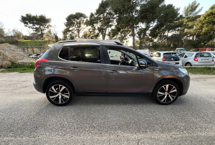 PEUGEOT 2008 1.2 PT 110 ch Urban Cross DISTRIBUTION OK