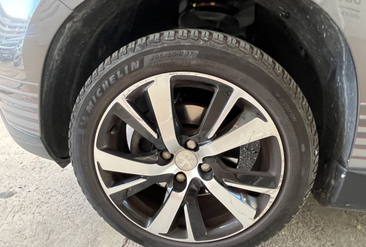 PEUGEOT 2008 1.2 PT 110 ch Urban Cross DISTRIBUTION OK