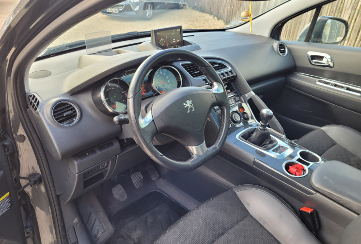 Peugeot 3008 1.6 BLUE HDI 120 CH ALLURE ATTELAGE