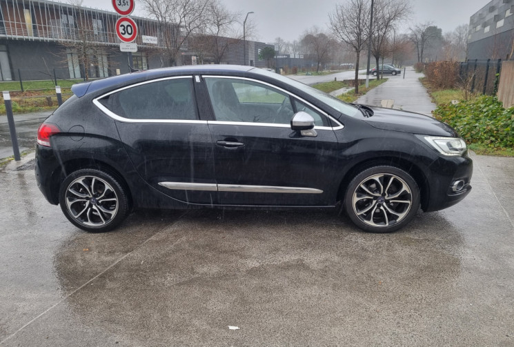 DS DS4 SPORT CHIC1.2 THP 12V S&S 130 cv * cuir * carplay * sièges chauffants * distribution ok * 