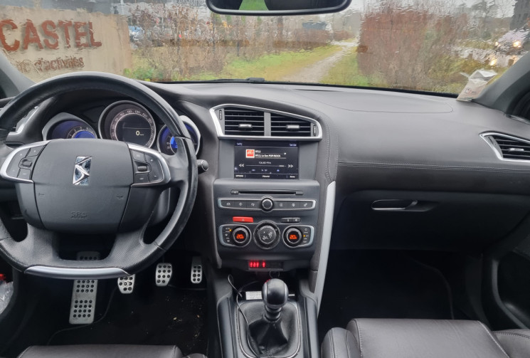 DS DS4 SPORT CHIC1.2 THP 12V S&S 130 cv * cuir * carplay * sièges chauffants * distribution ok * 