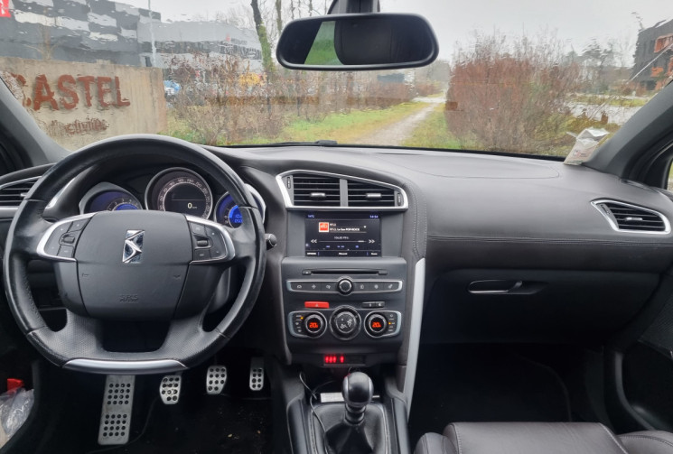 DS DS4 SPORT CHIC1.2 THP 12V S&S 130 cv * cuir * carplay * sièges chauffants * distribution ok * 