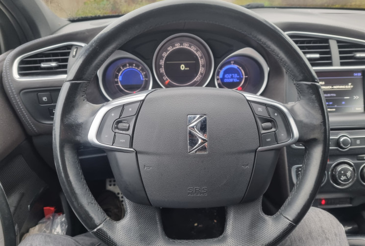 DS DS4 SPORT CHIC1.2 THP 12V S&S 130 cv * cuir * carplay * sièges chauffants * distribution ok * 