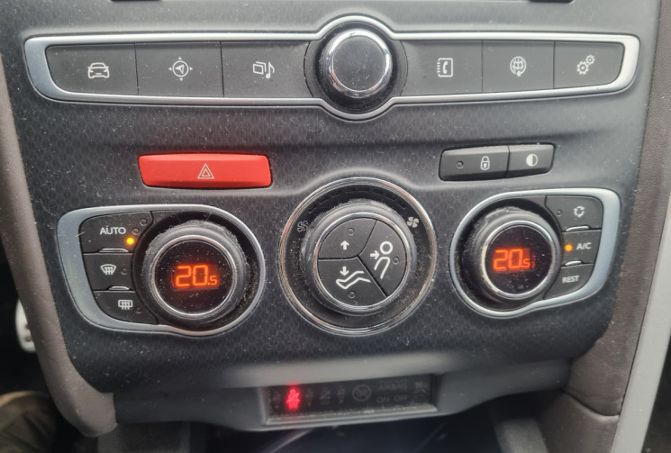 DS DS4 SPORT CHIC1.2 THP 12V S&S 130 cv * cuir * carplay * sièges chauffants * distribution ok * 