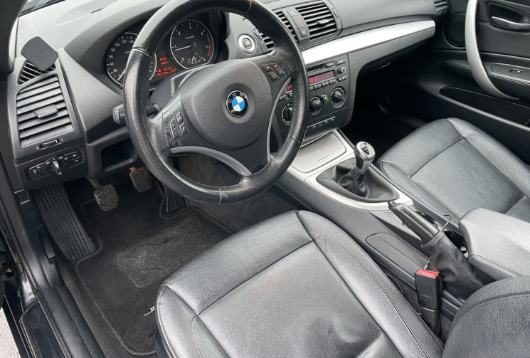 BMW SERIE 1 E88 118d Luxe BVM6